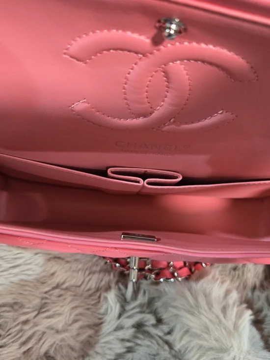 Classic Pink Quilted Double Flap Shoulder Bag - Gold Chain - NEW - Picture 4 of 6